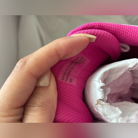 Michael Kors (Not Outlet ) Wild Berry Pink White Leather Suede Sneakers Size 9 - Picture 14 of 14